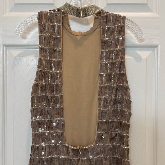 NWT Mac Duggal 10907 Sequined High Neck Sleeveless Column Gown in Taupe Size 12 - Picture 8 of 13